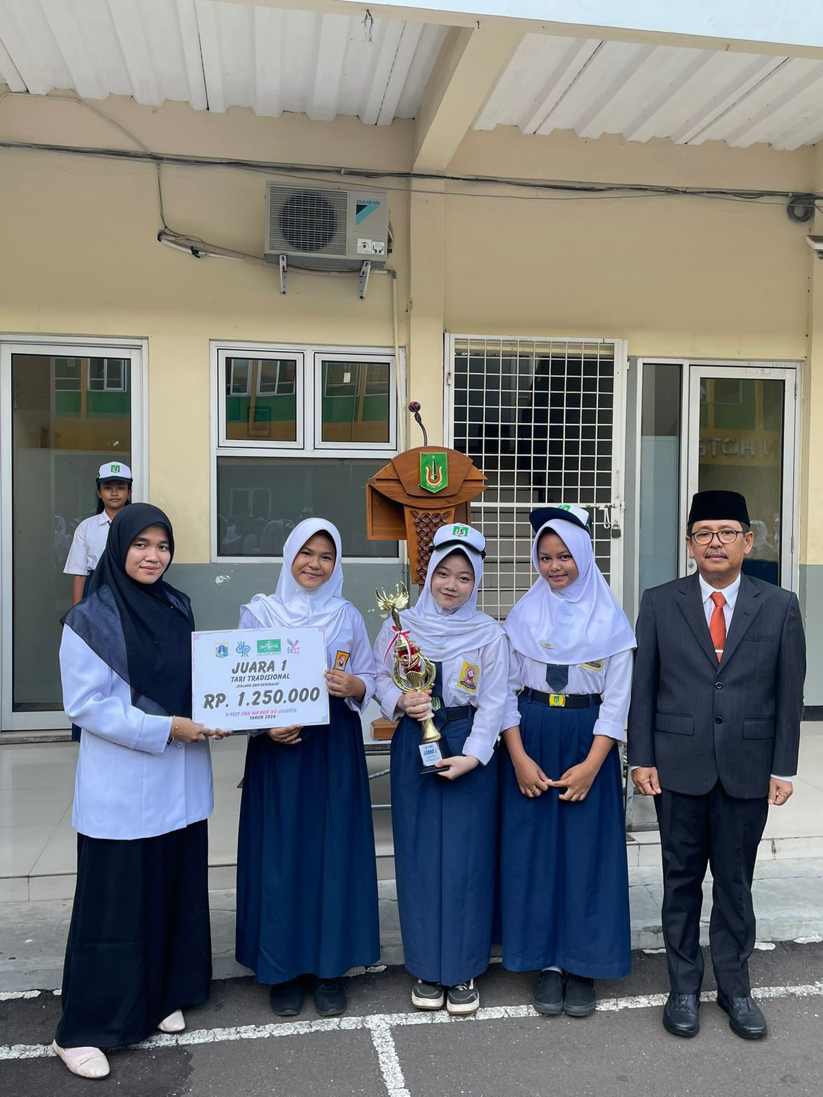BERPRESTASI